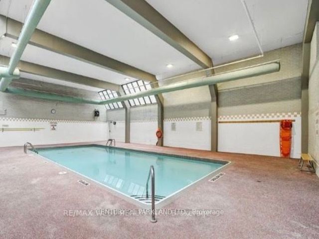 111 - 4060 Lawrence Ave E