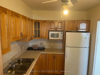 1410 - 2550 Pharmacy Ave