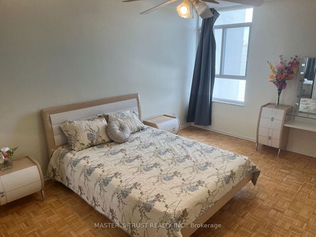 1410 - 2550 Pharmacy Ave