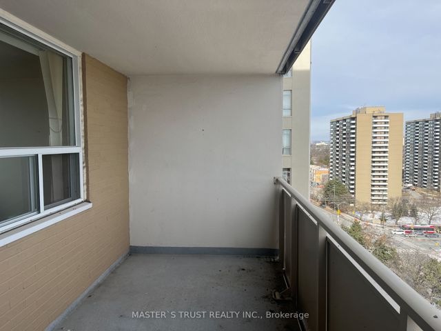 1410 - 2550 Pharmacy Ave