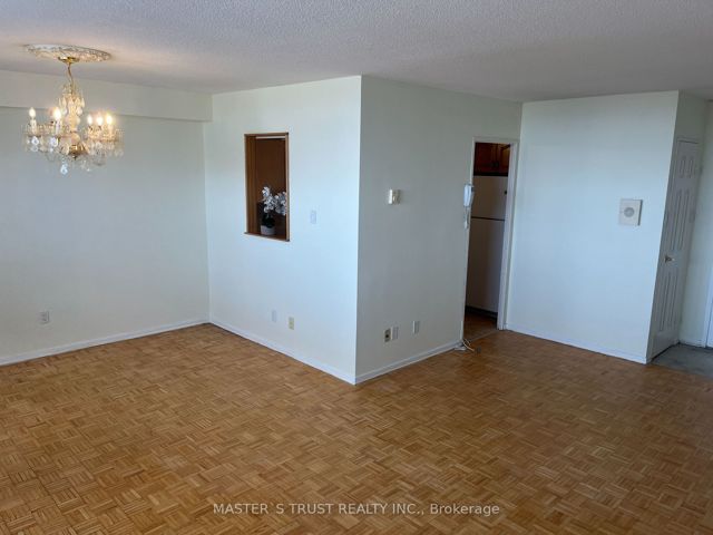 1410 - 2550 Pharmacy Ave