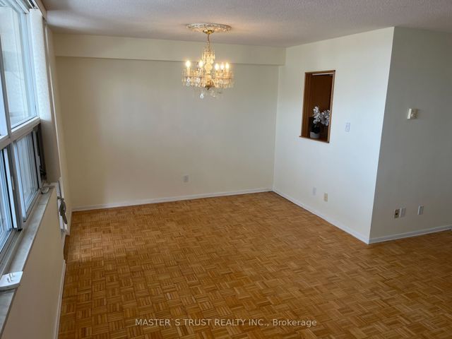 1410 - 2550 Pharmacy Ave