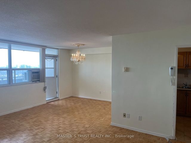1410 - 2550 Pharmacy Ave