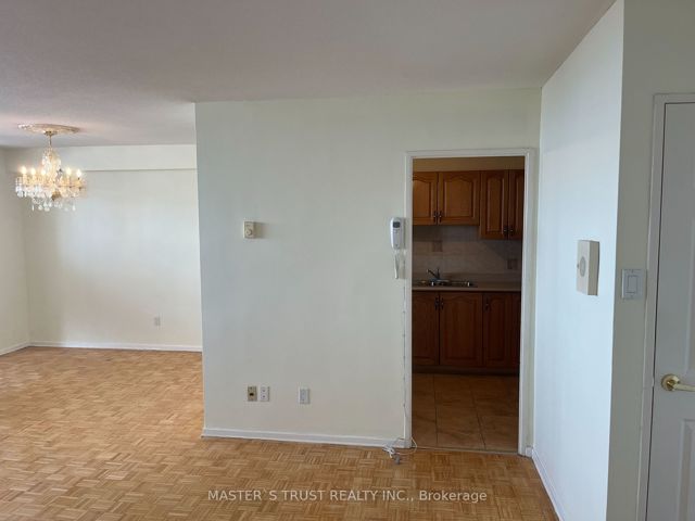 1410 - 2550 Pharmacy Ave