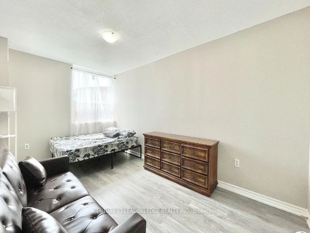306 - 4062 Lawrence Ave E
