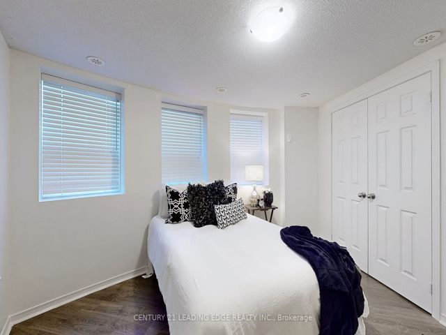 55 - 407 Beechgrove Dr S