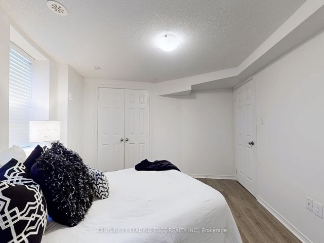 55 - 407 Beechgrove Dr S