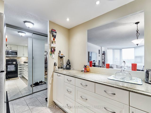 716 - 20 Dean Park Rd