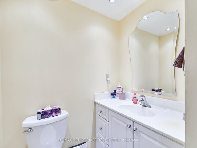 716 - 20 Dean Park Rd