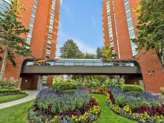 716 - 20 Dean Park Rd