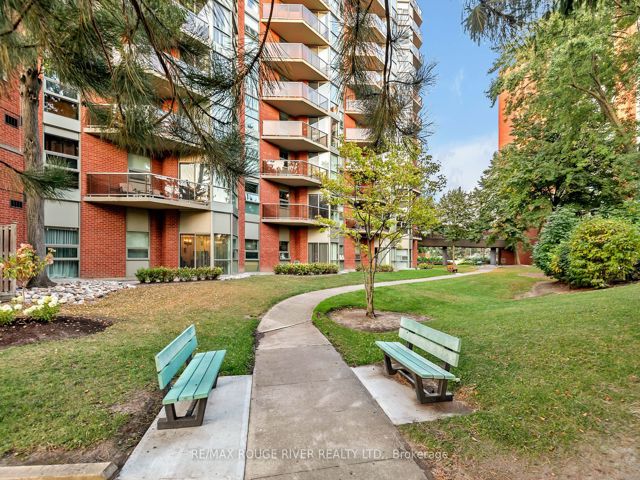 716 - 20 Dean Park Rd