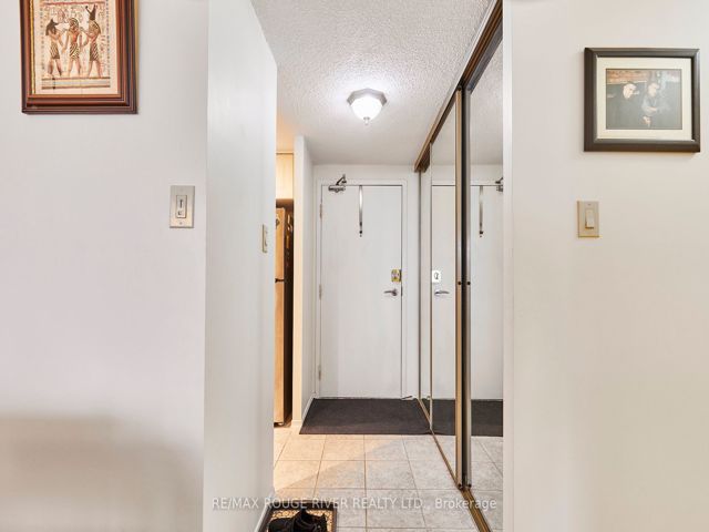 716 - 20 Dean Park Rd