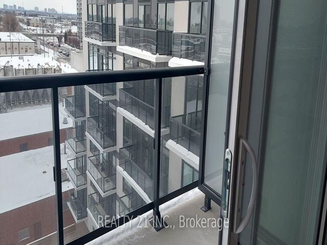 916 - 1350 Ellesmere Rd
