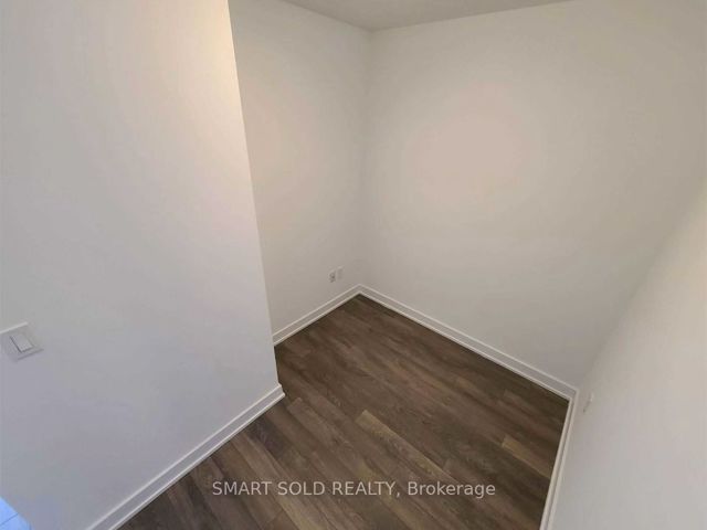 208 - 630 Greenwood Ave