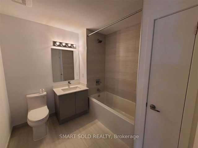 208 - 630 Greenwood Ave