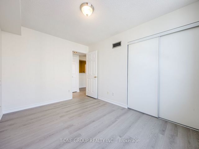 1013 - 5039 Finch Ave E