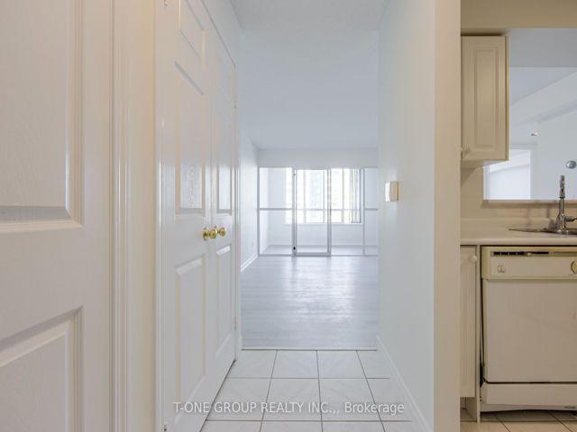 1013 - 5039 Finch Ave E