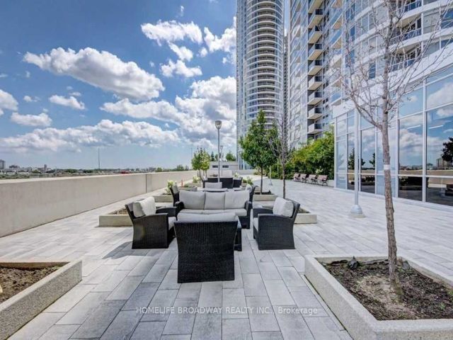 621 - 181 Village Green Sq