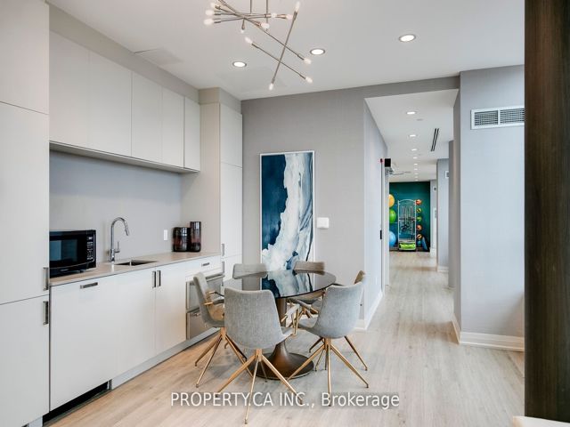 309 - 630 Greenwood Ave