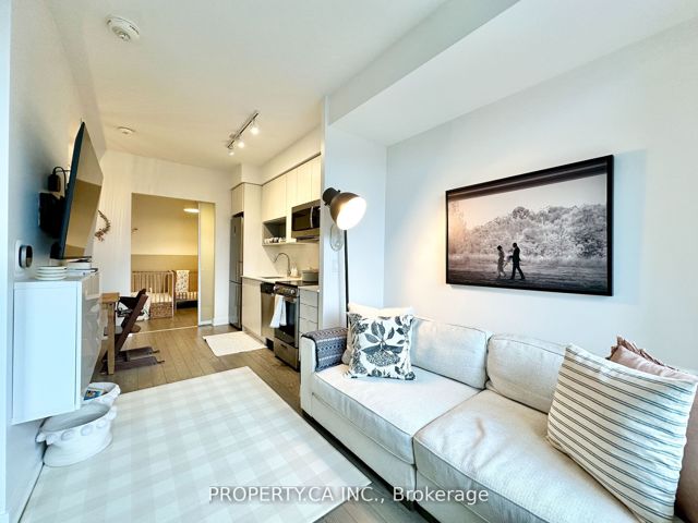 309 - 630 Greenwood Ave