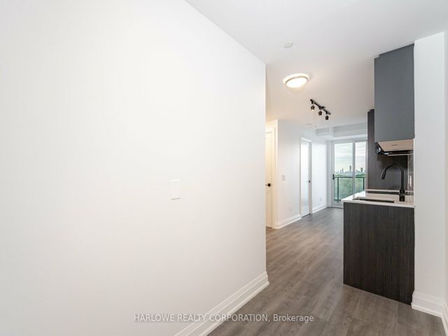 811 - 2369 Danforth Ave