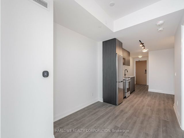 811 - 2369 Danforth Ave