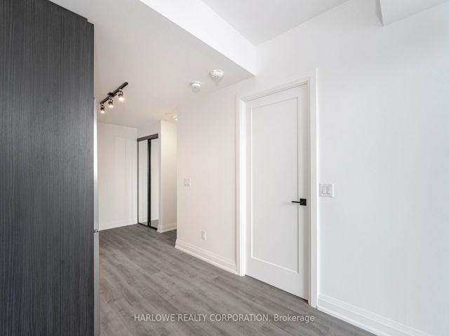 811 - 2369 Danforth Ave