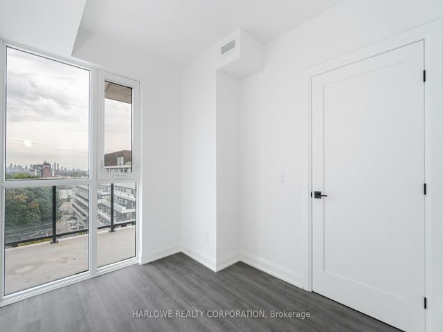 811 - 2369 Danforth Ave