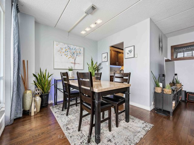 1014 - 2 Glamorgan Ave