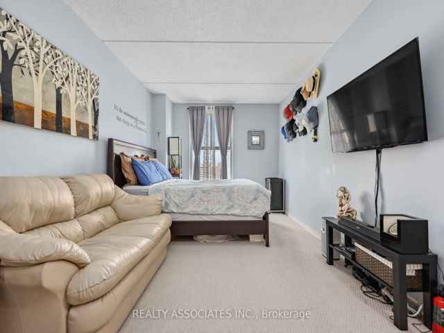 1014 - 2 Glamorgan Ave