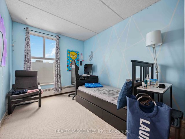 1014 - 2 Glamorgan Ave