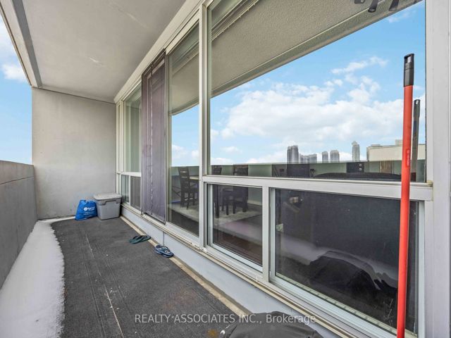1014 - 2 Glamorgan Ave