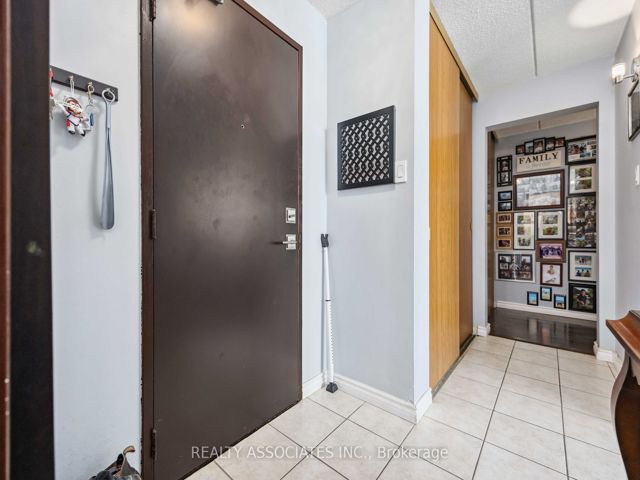 1014 - 2 Glamorgan Ave