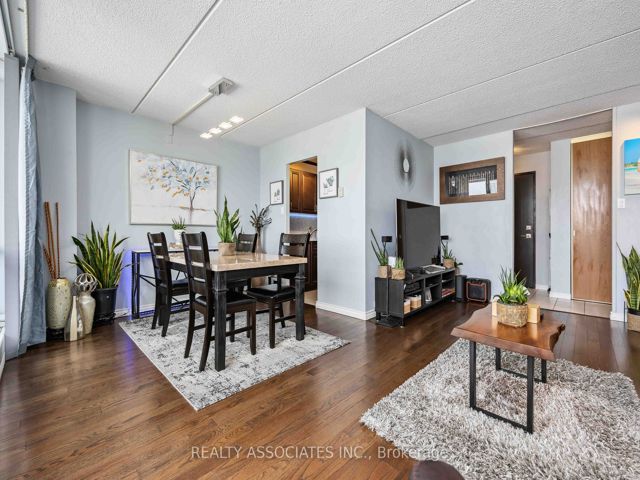 1014 - 2 Glamorgan Ave