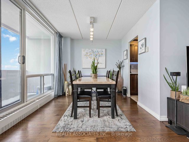 1014 - 2 Glamorgan Ave