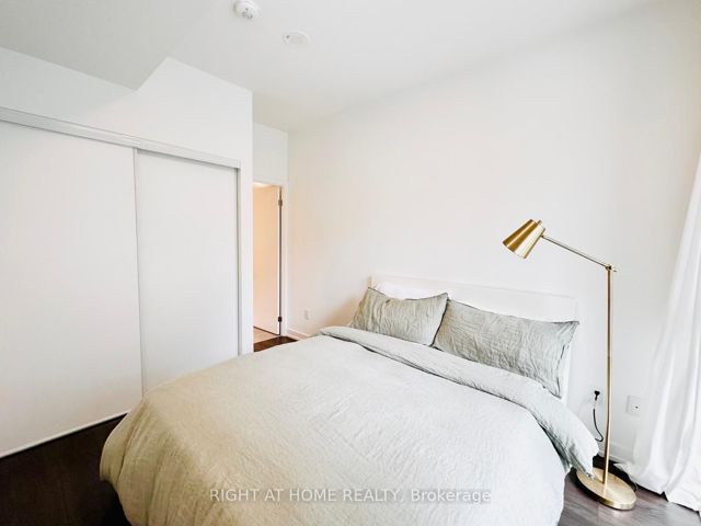 225 - 150 Logan Ave