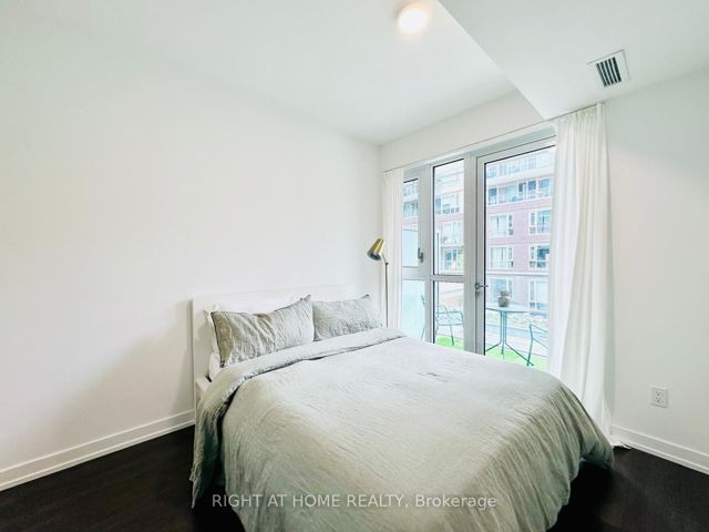225 - 150 Logan Ave