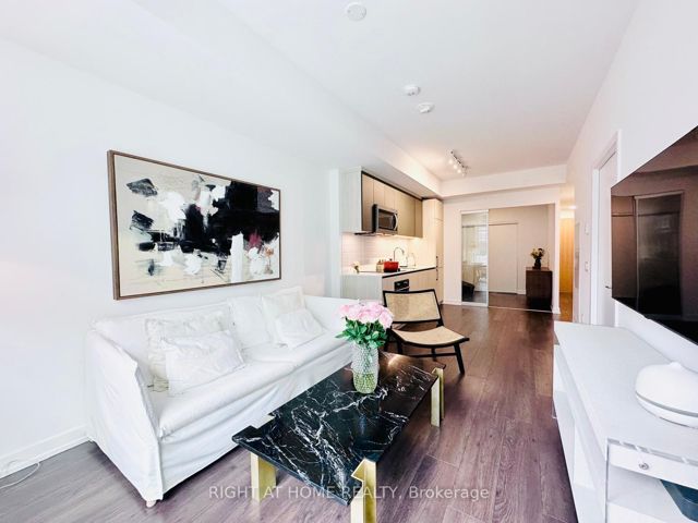 225 - 150 Logan Ave