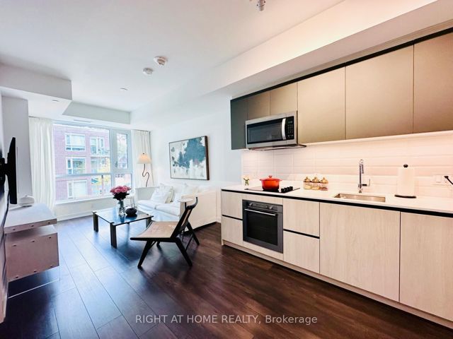 225 - 150 Logan Ave