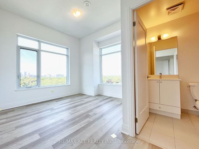 602 - 3220 Sheppard Ave E