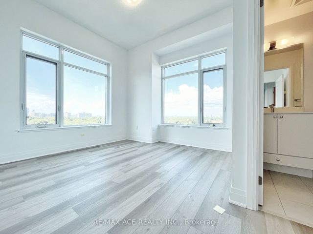 602 - 3220 Sheppard Ave E