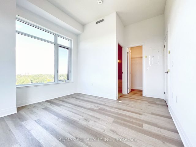 602 - 3220 Sheppard Ave E