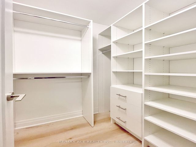 602 - 3220 Sheppard Ave E