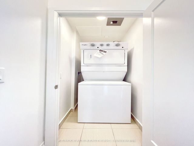 602 - 3220 Sheppard Ave E