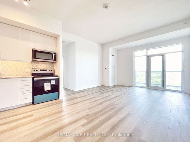 602 - 3220 Sheppard Ave E