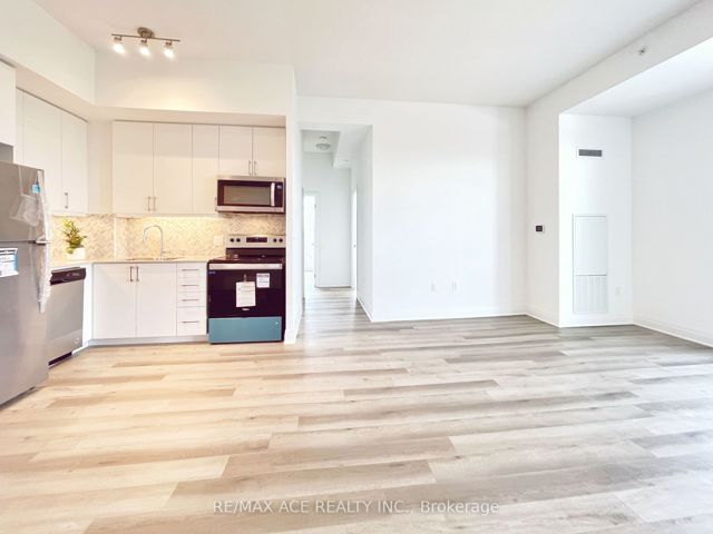 602 - 3220 Sheppard Ave E