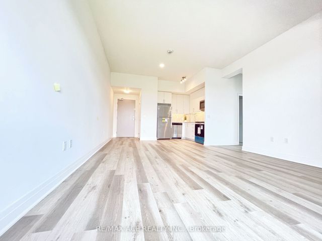 602 - 3220 Sheppard Ave E