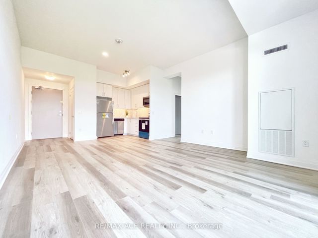 602 - 3220 Sheppard Ave E
