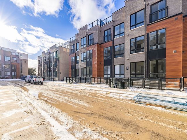 2 - 165 Tapscott Rd