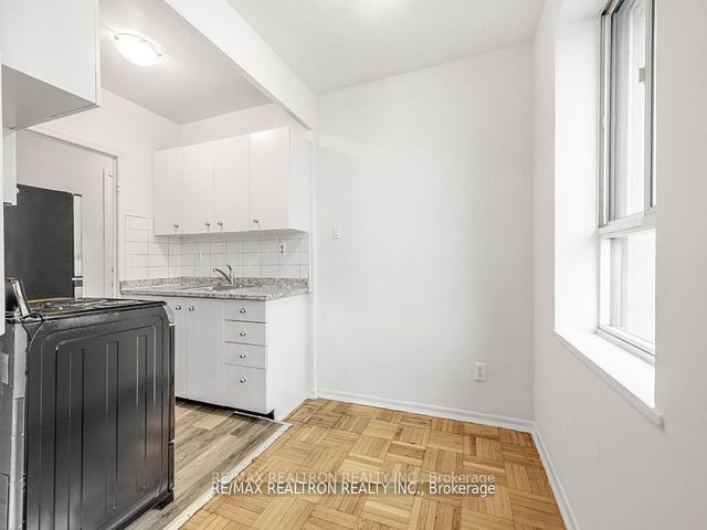 216 - 156 Kingston Rd